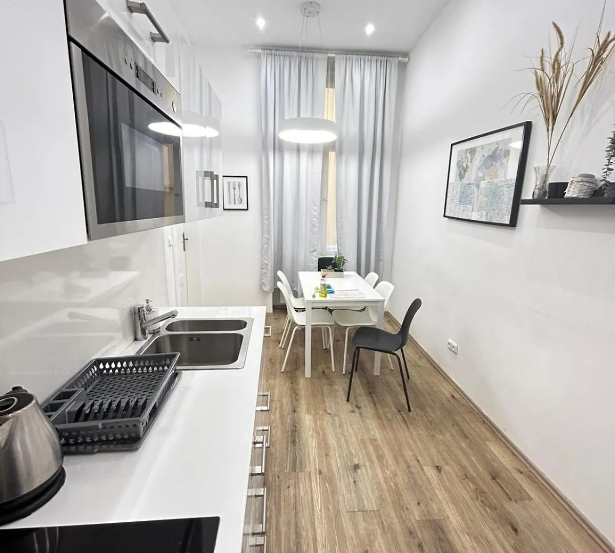 Entire Unit In The Center Of Prague Apartamento